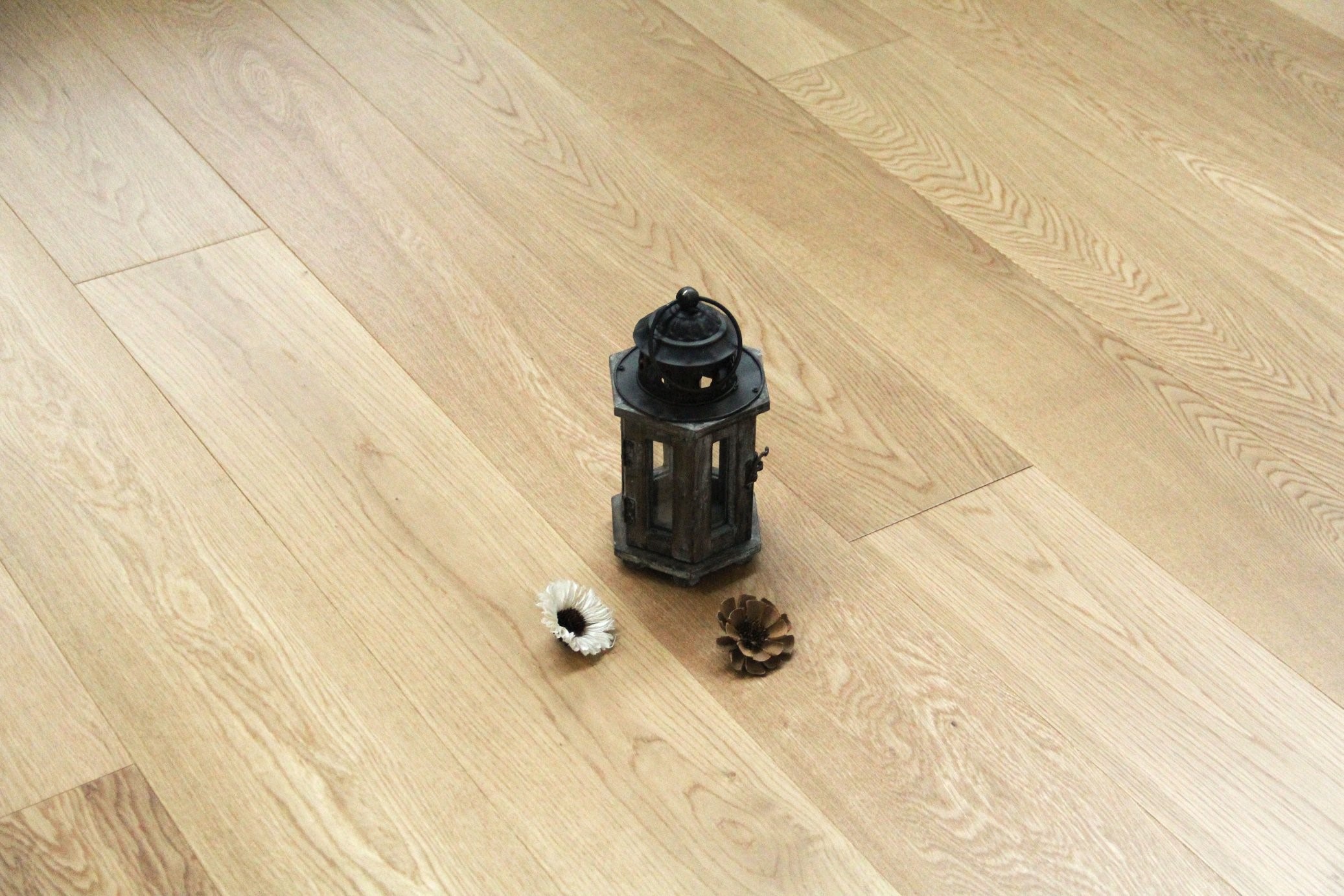 Oak Engineered Flooring | 1860x189x14/3mm  | Lacquered