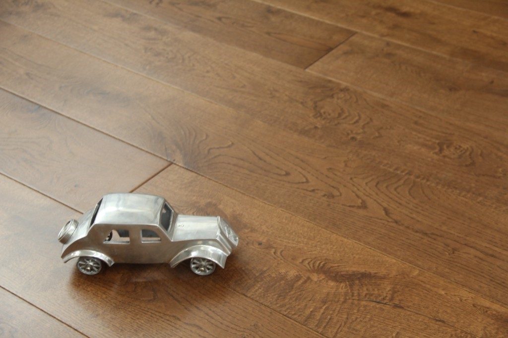 Oak Engineered Flooring | 1900x190x20/6mm | Brushed, Double Smoked, UV Oiled