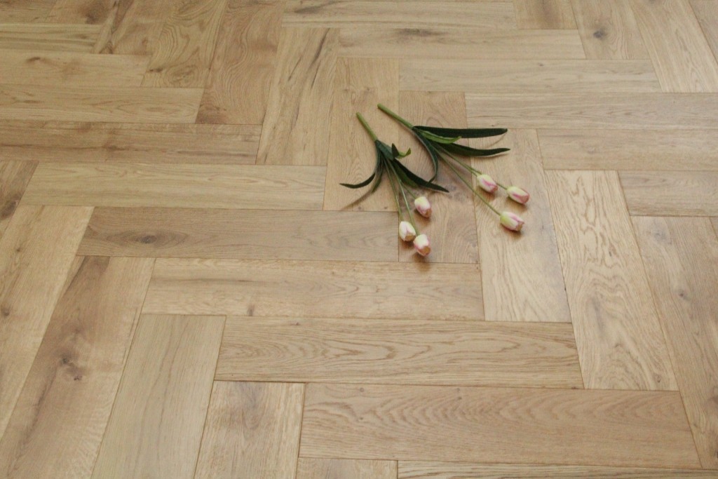 Oak Engineered Herringbone | 600x150x14/3mm  | Brushed, UV Oiled